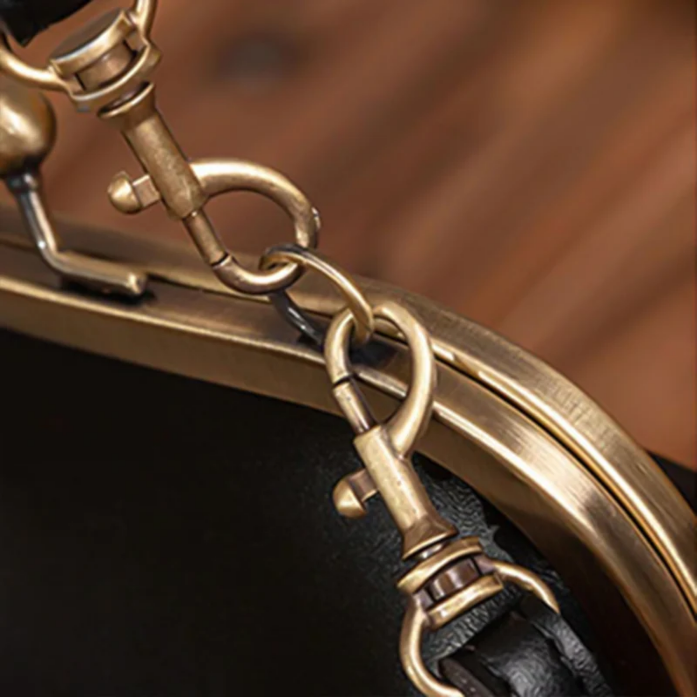 Lucyna – Klasyczne zapięcie – Torba crossbody-10287801336151-Krystyna Skórzane Atelier